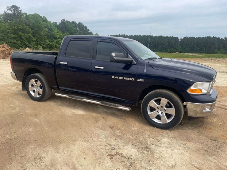 2012-dodge-ram-1500-image-4