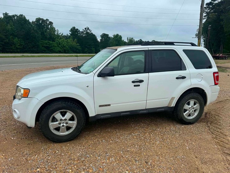 2008-ford-escape-image-1