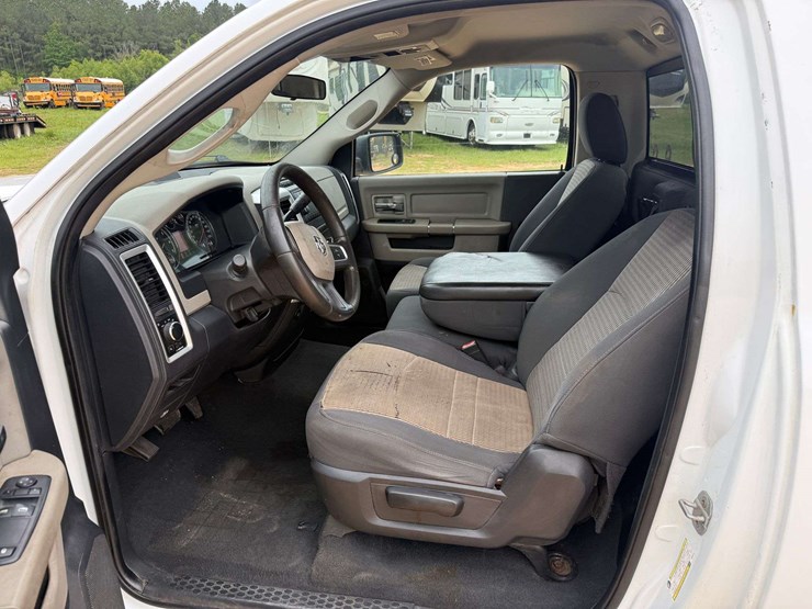 2011-dodge-ram-1500-image-13