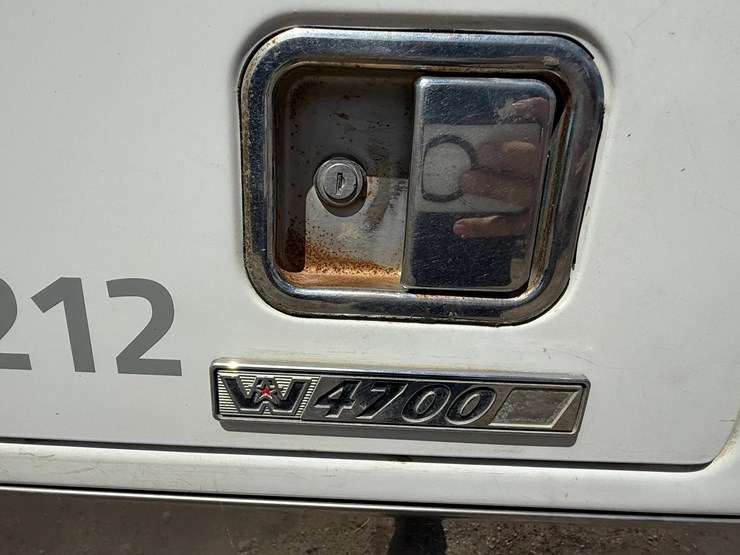 2018-western-star-4700-image-13