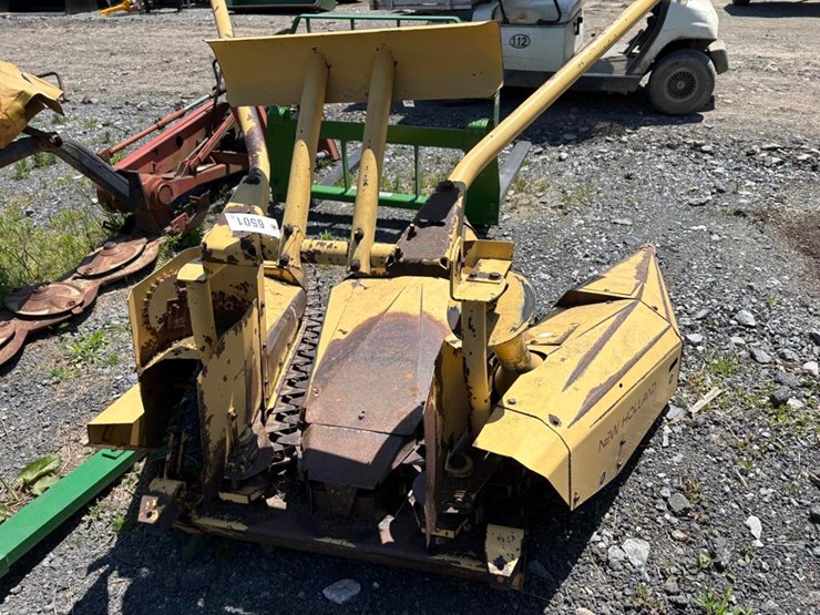 new-holland-824-image-4