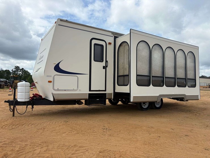 2004-citation-s27j-bumper-pull-travel-trailer-image-1