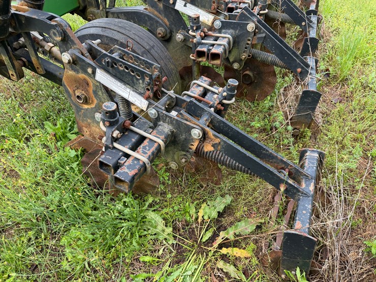 #504-•-unverferth,-model-330---12-row-ripper/stripper-tiller-image-2