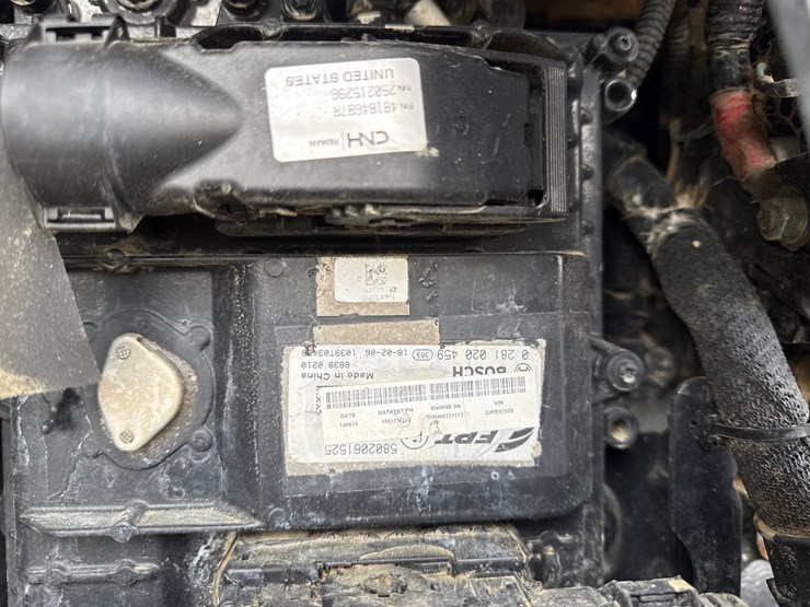 2015-new-holland-t8.410-image-25