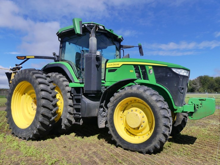 2020-john-deere-7r-210-image-1