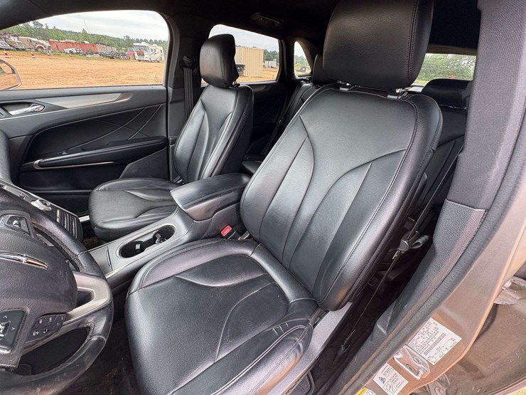 2016-lincoln-mkc-premier-4-door-suv-(128,646-miles)-image-12