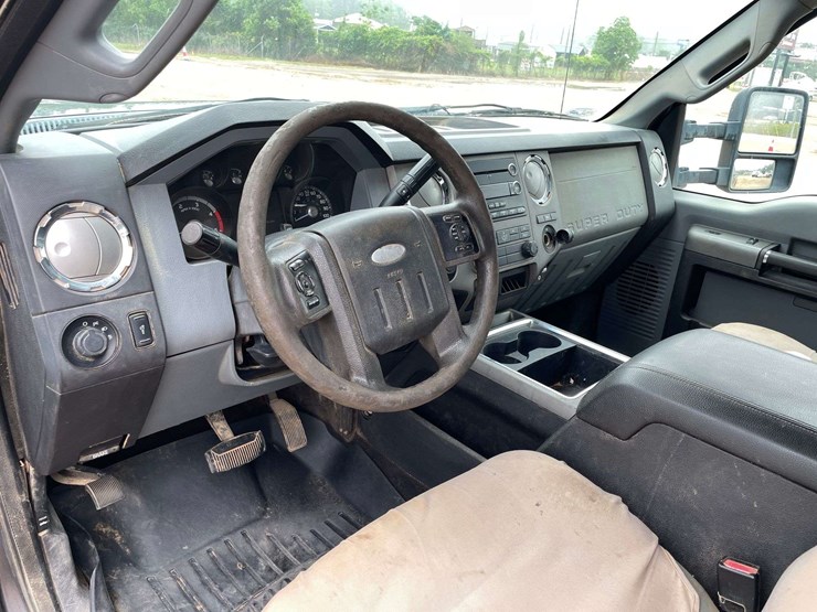 2011-ford-f350-image-11