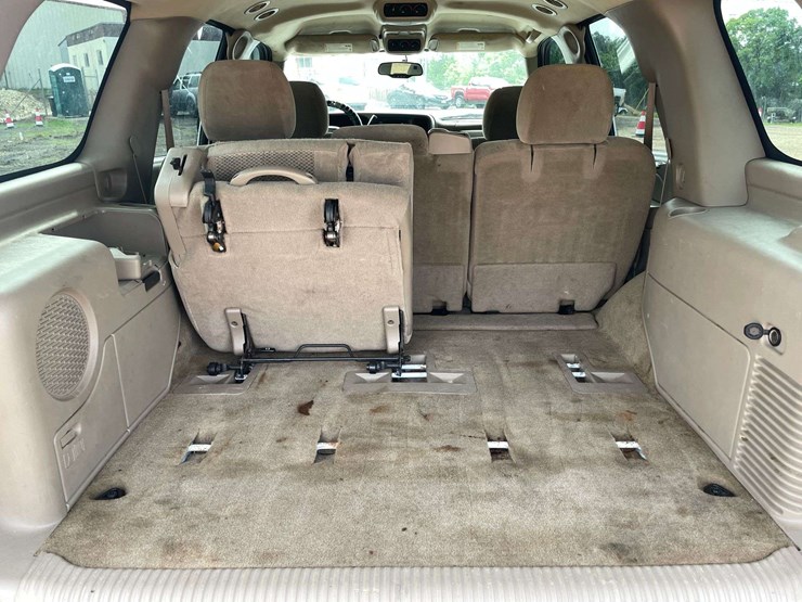 2005-chevrolet-tahoe-image-15