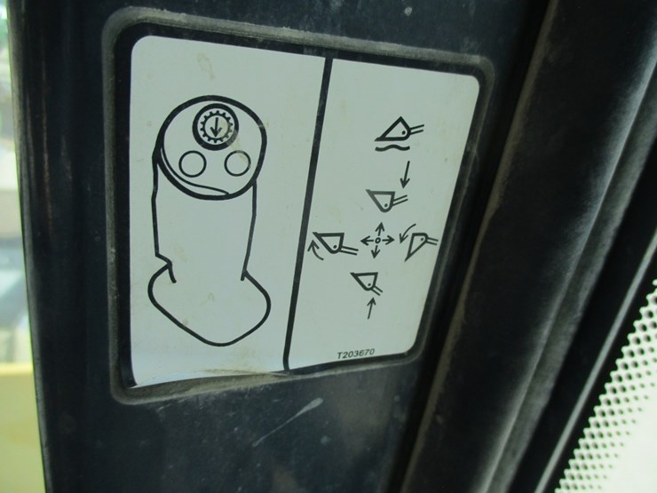 2007-deere-644j-image-11