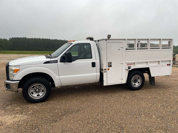 2016-ford-f350-xl-image-1