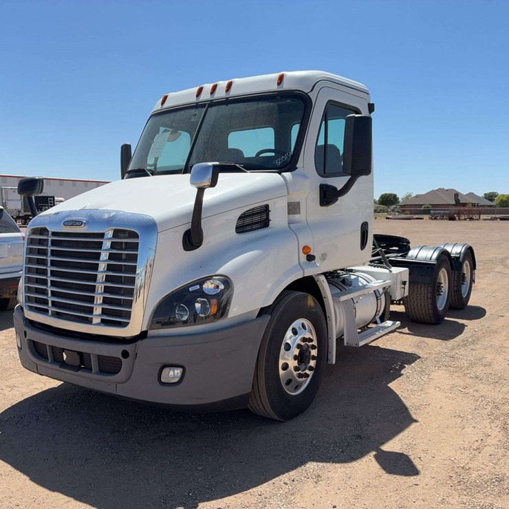 2019 FREIGHTLINER CASCADIA 113