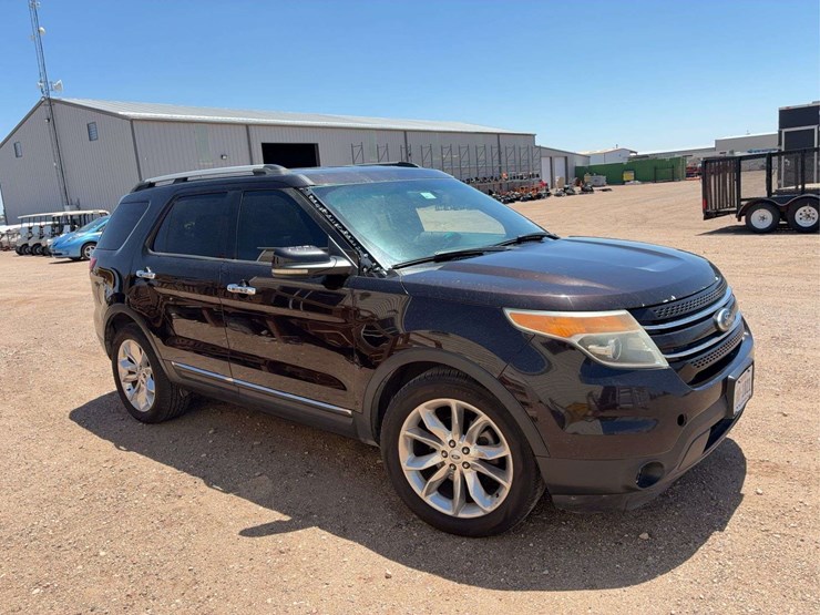 2013-ford-explorer-limited-image-2