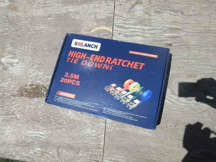 new-unused-box-of-hookless-3.5m-ratchet-straps,-image-1