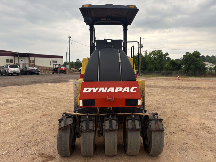 2008-dynapac-cp142-image-5