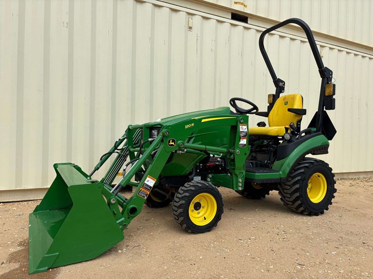 2025-john-deere-1025r-image-1