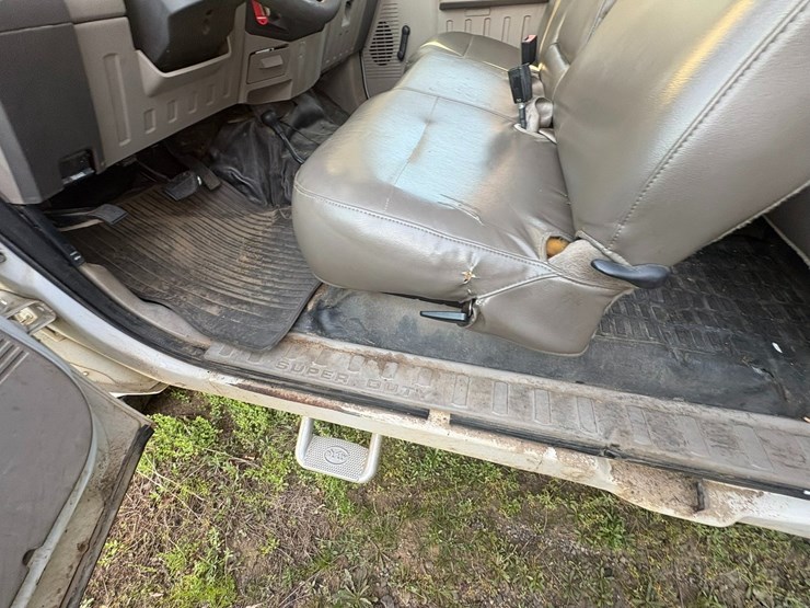 2008-ford-f250-image-33