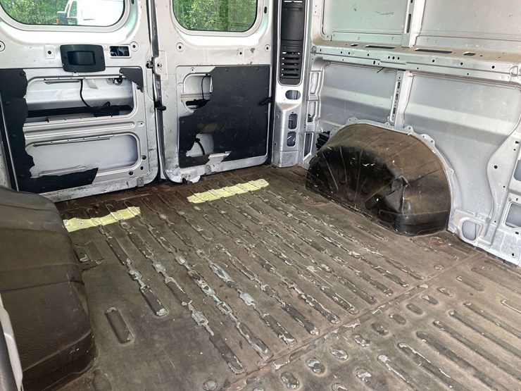 2018-ram-promaster-2500-image-15