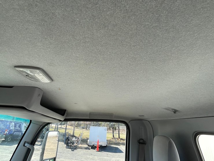 #3278-•-2017-isuzu-n-series-straight-truck-(has-wi-title)-image-61