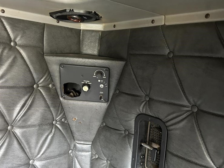 2006-freightliner-fld132-classic-xl-image-76