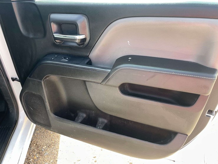 2015-chevrolet-silverado-1500-image-17