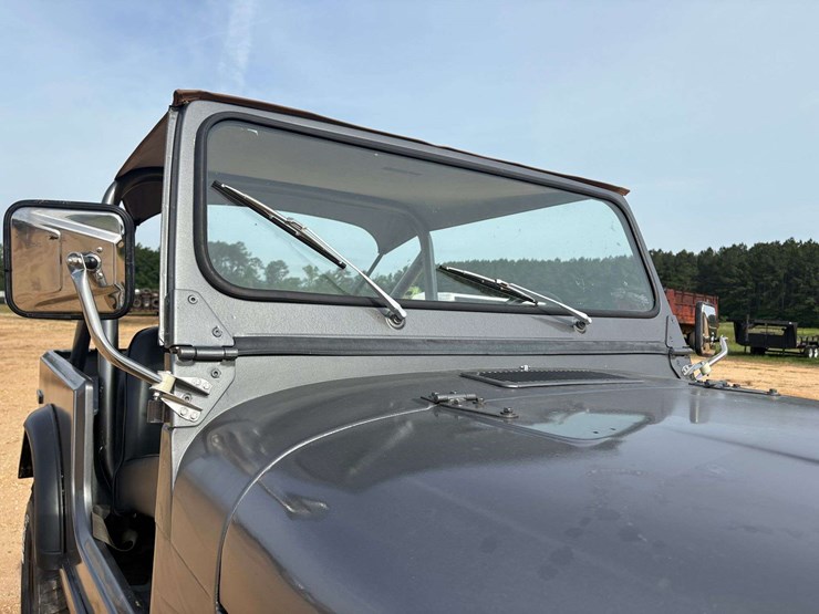 1979-jeep-cj7-2-door-w/-bikini-top-image-24