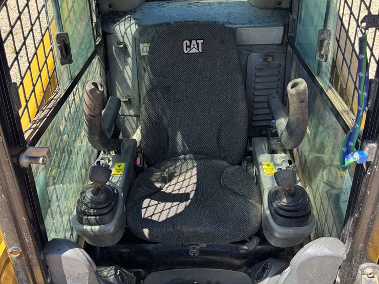 2015-caterpillar-279d-image-16