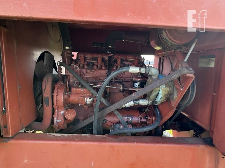 hesston-6650-image-10