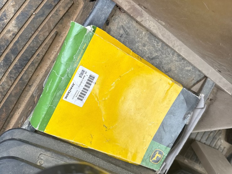 1993-john-deere-6400-image-34