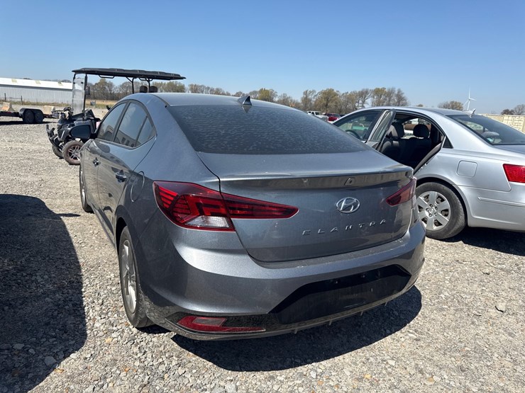 #42717-•-2019-hyundai-elantra-sedan-kmhd84lf4ku743043-inv#-42717-image-4