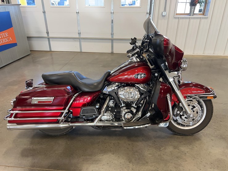 2008-harley-davidson-ultra-classic-motorcycle-image-4