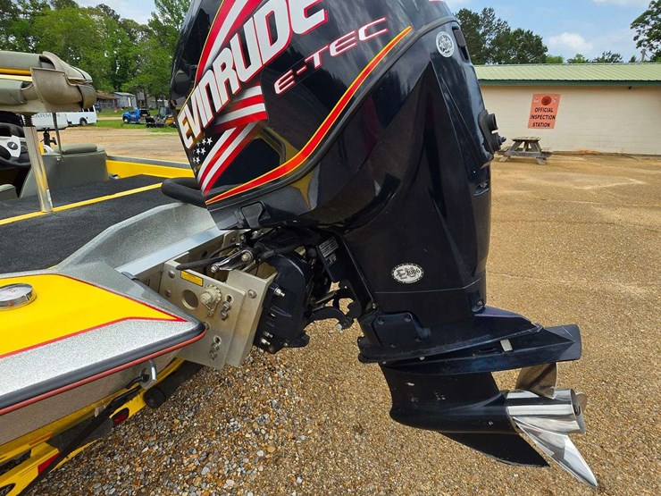 2007-bullet-21xdc-21ft-high-performance-bass-boat-/-225hp-evinrude-motor-image-7
