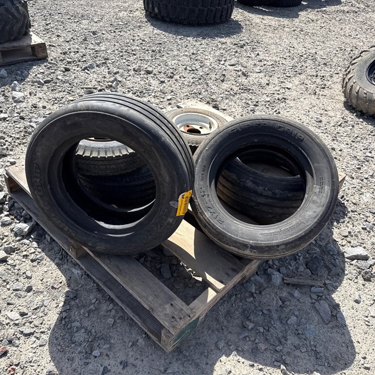 #41355 • Lot of (6) Implement Tires INV# 41355