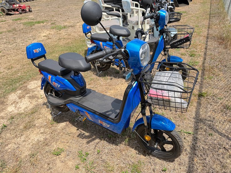 #591-•-electric-scooter-image-2