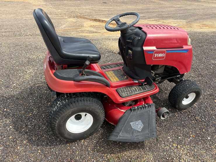 toro-lx427-image-3