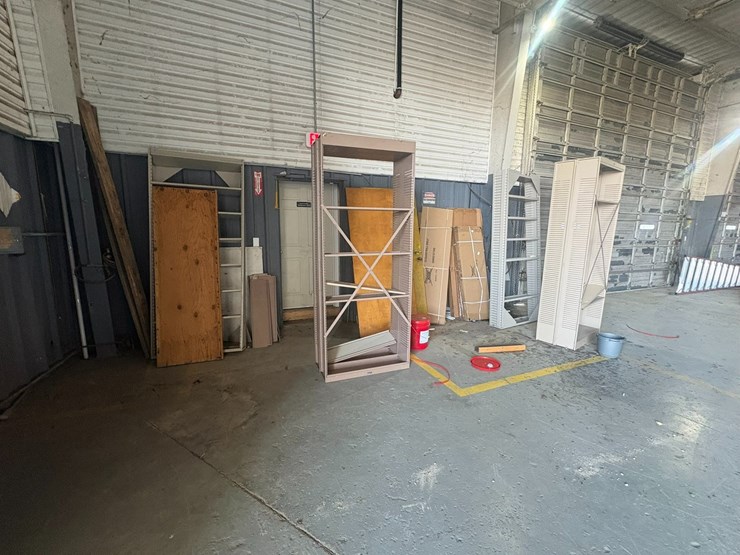 #42113-•-lot-of-miscellaneous-doors-&-shelving-image-1