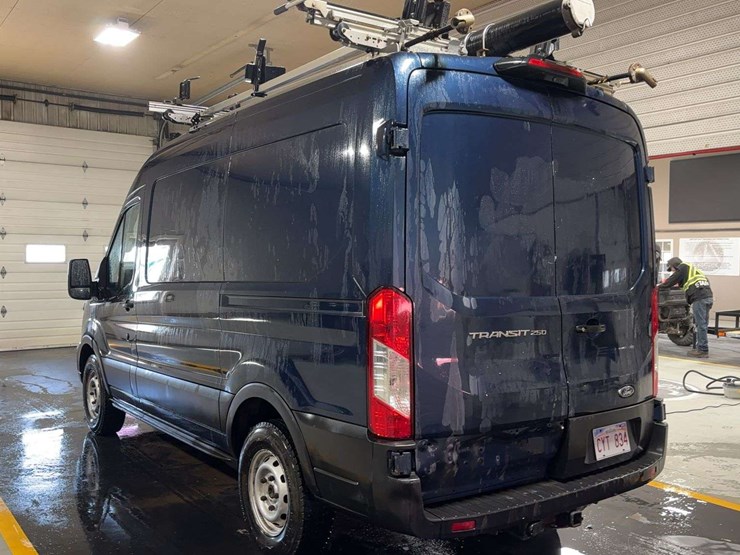 2020-ford-transit-image-3