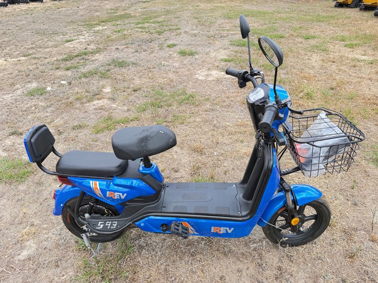 #593-•-electric-scooter-image-1