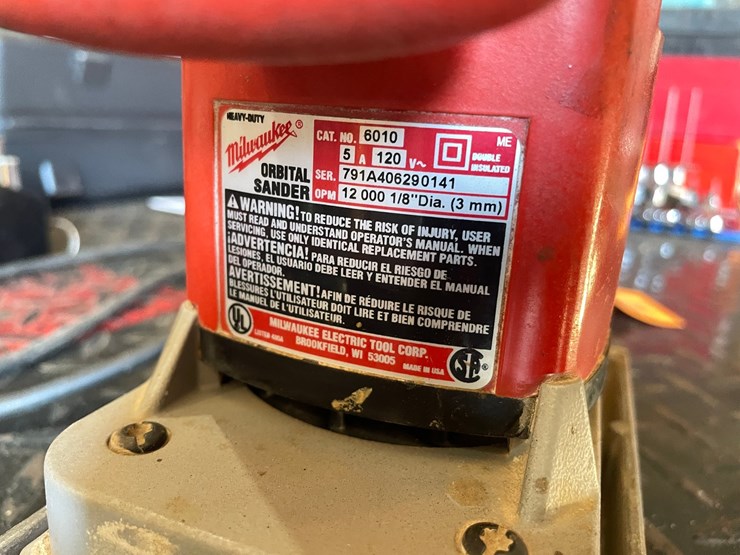 #1843-•-milwaukee-orbital-sander-image-3
