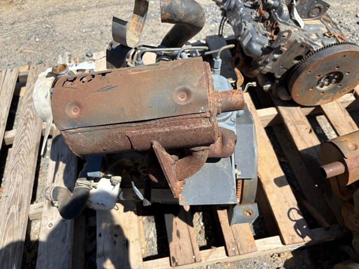 kubota-d1005-3-cylinder-diesel-engine-image-4