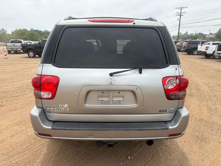 2006-toyota-sequoia-image-6