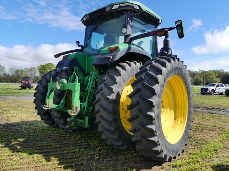 2020-john-deere-7r-210-image-3