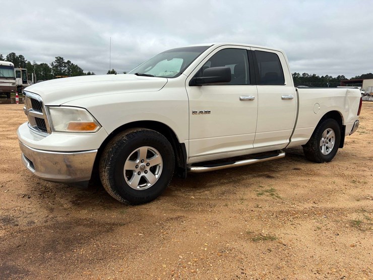 2009-dodge-ram-1500-image-1