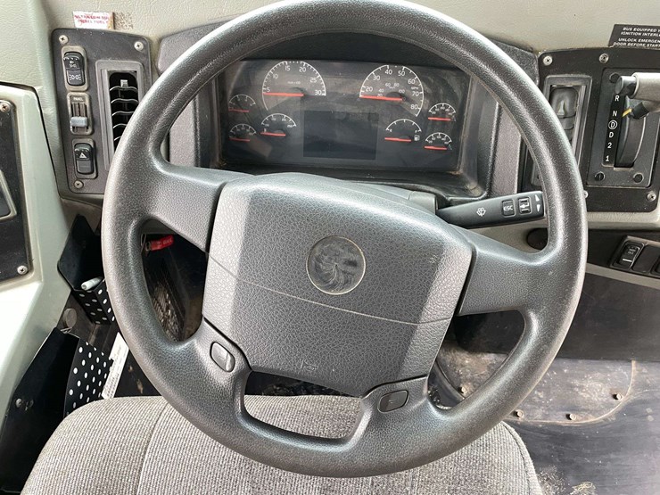 2009-bluebird-vision-image-12