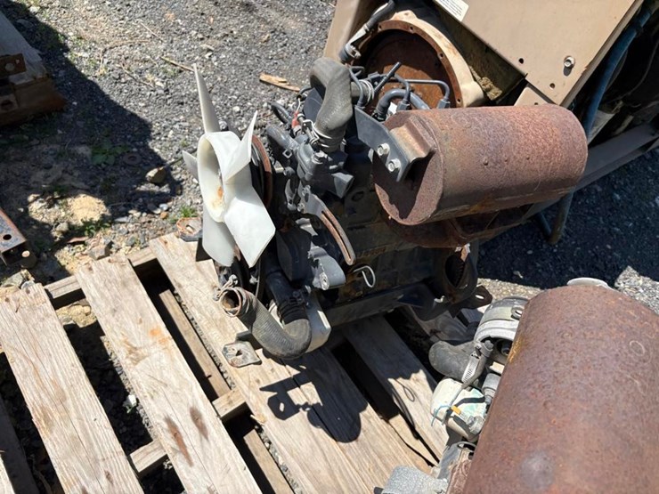 kubota-d1005-3-cylinder-diesel-engine-image-5