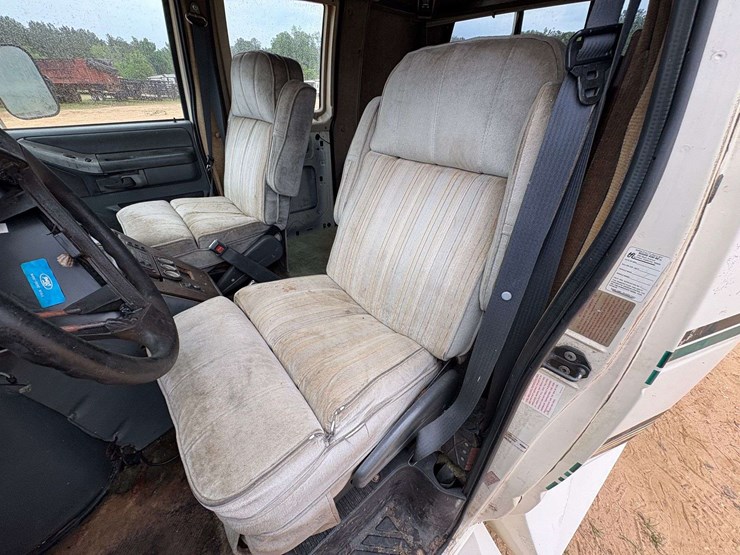 1992-ford-e350-image-16