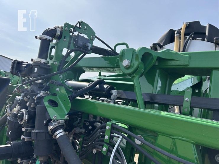 2020-john-deere-r4045-image-100
