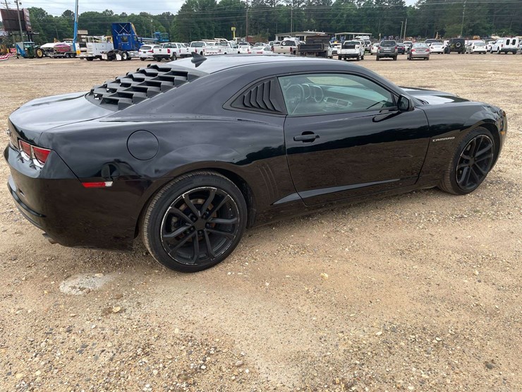 2013-chevrolet-camaro-ls-2-door-coupe-(190,120-miles)-image-3