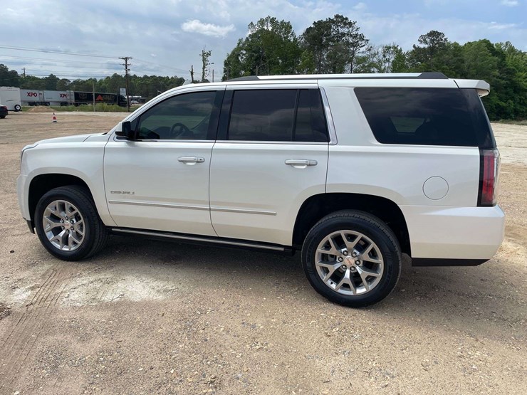 2015-gmc-yukon-denali-image-2