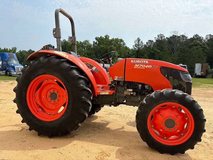 2013-kubota-m7040-image-5