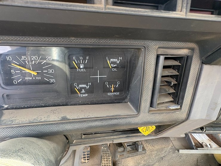 1999-ford-f800-image-71